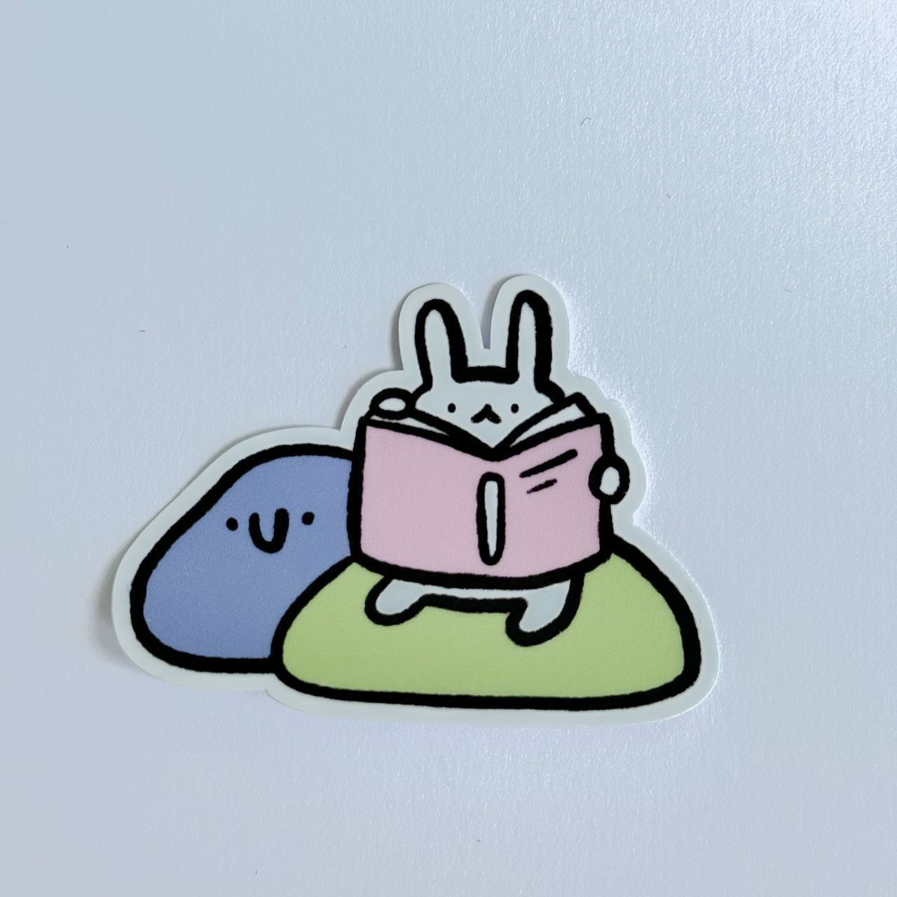 Bookworm bunny (Patreon sticker)